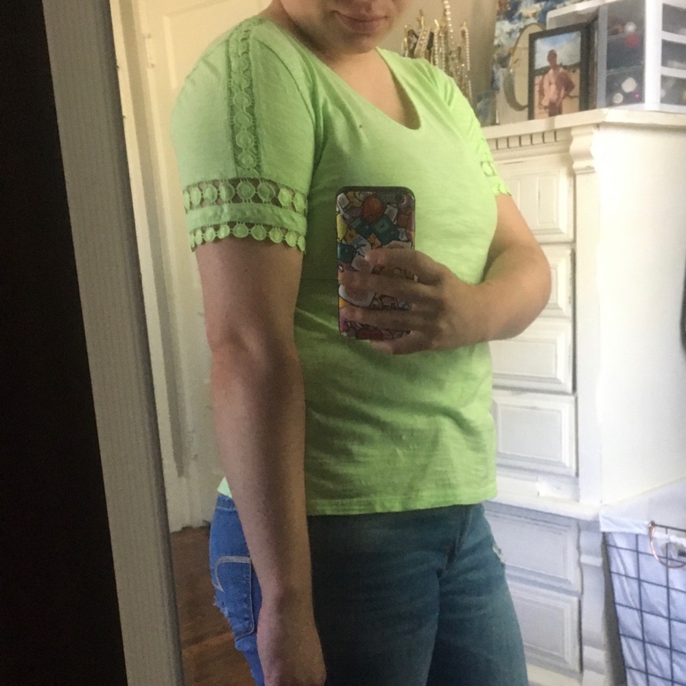 Talbots women’s lime green scoop neck top